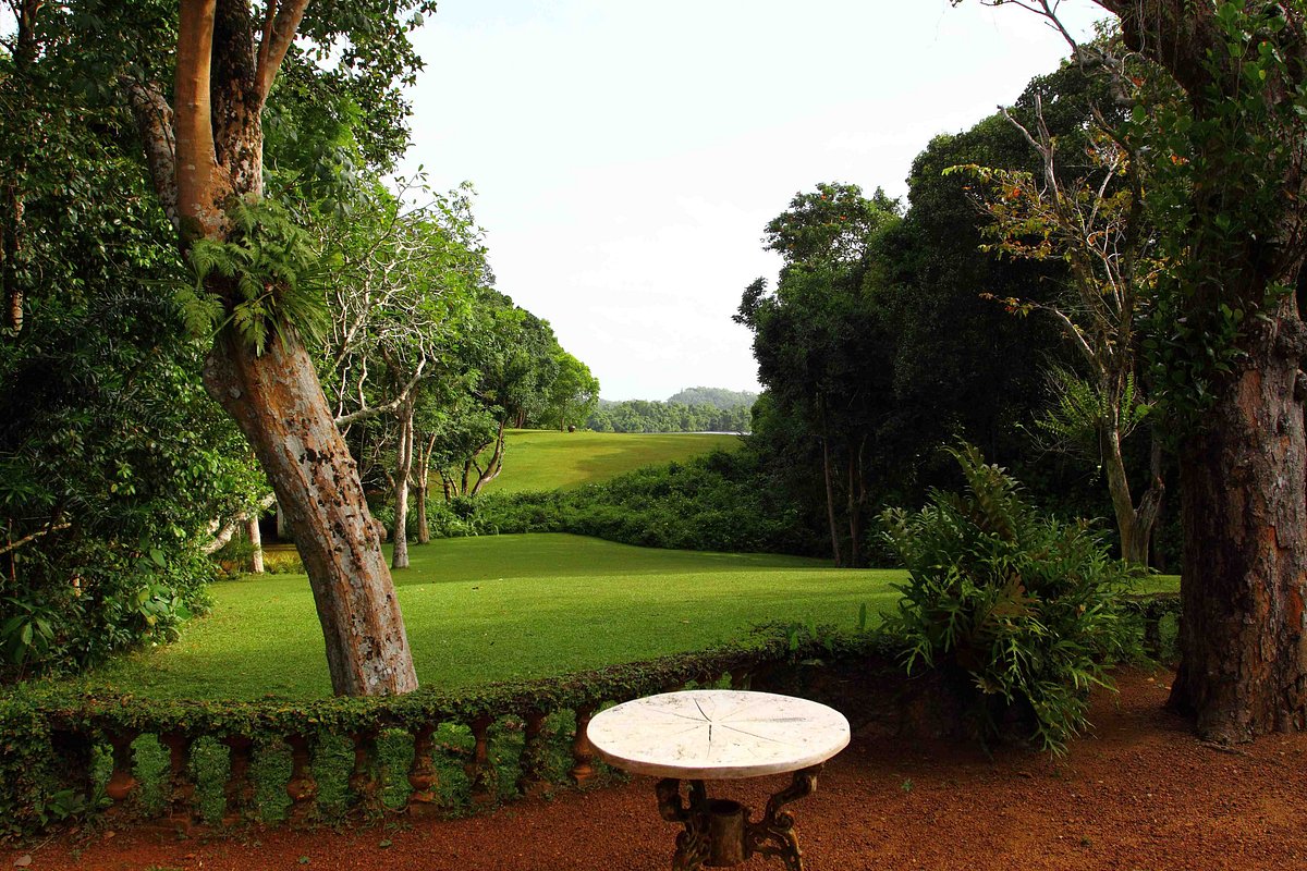 Explore the Lunuganga Estate