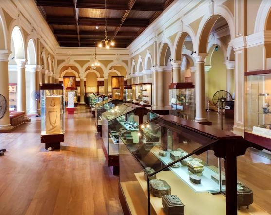 Tour the Colombo National Museum